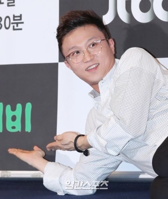 박성광, SM C&C와 전속계약…강호동·신동엽·전현무와 한솥밥[공식] - 일간스포츠 박성광, SM C&C와 전속계약…강호동·신동엽·전현무와...