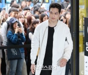 [포토] 씨엔블루 ´강민혁 대신 이종현´ - 일간스포츠 [포토] 씨엔블루 ´강민혁 대신 이종현´
