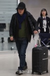 [포토]이창동, ´캐리어 하나만 가볍게 들고´ - 일간스포츠 [포토]이창동, ´캐리어 하나만 가볍게 들고´