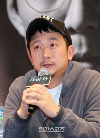 [포토]장재현 감독, 꼭 다루고 싶었던 소재 - 일간스포츠 [포토]장재현 감독, 꼭 다루고 싶었던 소재