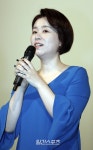 [포토]장혜진, ´충숙´의 우아한 인사 - 일간스포츠 [포토]장혜진, ´충숙´의 우아한 인사
