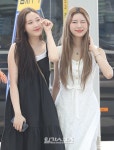 [포토]나윤-제인, ´하트와 윙크´ - 일간스포츠 [포토]나윤-제인, ´하트와 윙크´