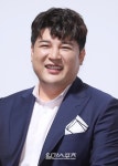 [포토]신동, ´밝은 미소 지으며´ - 일간스포츠 [포토]신동, ´밝은 미소 지으며´