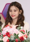 [포토]엄지, ´꽃보다 예쁜 미소´ - 일간스포츠 [포토]엄지, ´꽃보다 예쁜 미소´
