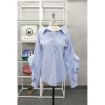 이라운드몰 글로벌이커머스 [모코로코] 아일렛 트임프릴 블라우스 (JS1183W1BL03)