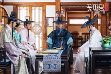 포토 갤러리 | 조선혼담공작소 꽃파당 | 프로그램 | JTBC [최종회] 공주가 대수야? 우리가 신나는데! 누구와의 혼사도 오케이! #글로벌꽃파당