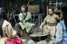 포토 갤러리 | 나의 나라 | 프로그램 | JTBC [9회] 바람 같았던 휘? 드디어 한자리에 모인 가족 같은 친구들♡