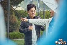 포토 갤러리 | 한끼줍쇼 | 프로그램 | JTBC 축구로 뭉친 절친 김성주&안정환! 추억의 흑석동에서 한 끼~