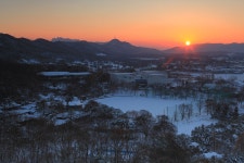 : 사진마을 : - 5시 정각에 해가 집니다. 5시 정각에 해가 집니다.