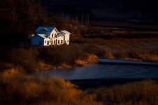 : 사진마을 : - 시골 강가 하얀 집 시골 강가 하얀 집