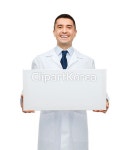 해외작가포토 - 클립아트코리아 :: 통로이미지(주) __적합한콘텐츠,가운,건강,과학,과학자,광고,광고판,구급대원,긴급,남자,라틴,미소,복사,사람... 