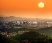 [시각],도시,도심,드라마틱,랜드마크,마천루,맑음,모던,밝음,부분,빌딩... 초록색,컬러풀,큼,타이베이,타이완,태양,평화,풍경[경치],하늘,해외포토,햇빛