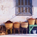 해외작가포토 - 클립아트코리아 :: 통로이미지(주) __적합한콘텐츠,낮,너트,바구니,벤치,벽,빌딩,사람없음,셔터,신선,실외,여행,음식,의자,일렬... 