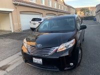 깨끗하게 관리된 15년 씨에나 XLE 판매합니다. 2015 Toyota Sienna XLE Black - 라디오코리아