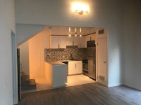 K타운- 예쁜 1베드 2 베스 로프트, 발코니 아파트-리모델링 - 라디오코리아