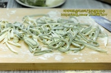 홈메이드 따끈한 우리밀 검은콩칼국수