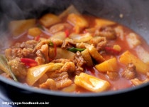 돼지고기 감자찌개 끓이기