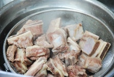 찬바람 불면 생각나는 갈비탕