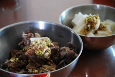 찬바람 불면 생각나는 갈비탕