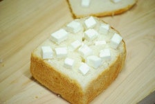 까망베르 올린 버터브래드