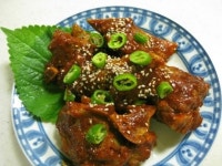 쌈싸먹으면 더 맛있는 매콤한 뼈다귀