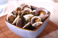 모시조개두릅찜