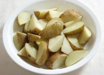 마늘과 발사믹식초가 들어간 웨지감자