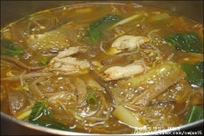 얼큰하고 시원한 맛이 일품 닭계장