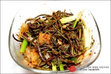 유기농 한우사골로 끓여내 구수하고 얼큰한 사골 육개장