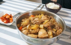 담백함과 쫄깃함의 향연, 찜닭