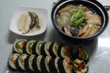 집에 있는 재료로 만든 아삭아삭 통 큰 김밥