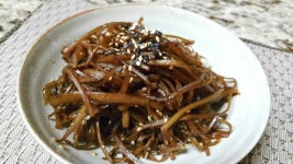 아삭 아삭 맛있는 우엉조림!!우엉채 조림만들기