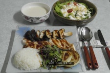 외식 부럽지 않다! 닭살 스테이크