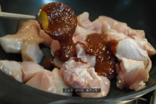 자작하게 국물 있는 닭살 채소볶음