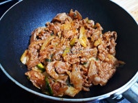 돼지고기 두루치기 황금레시피 도전해보세요.
