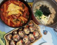 떡볶이 우동 김밥‥오늘도 나는김밥3줄 싸고‥우동 떡볶이하는데한시간ㅋㅋ빠르죠^^ㅋ 아닌가?~~ㅋㅋ대신 중간중간 신랑이 설거지해줬어용~이제... 