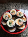 역시 장거리운전라면 김밥이최고죠!?10줄말아 한통은 남편도시락,한통은내것, 김밥 마는데 냄새가 꼬소하니까 ~ 울~ 애기들 부엌에서 맴도네요... 