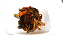 없드라구요어제 장날이라 오이랑 마늘쫑사다가 장아찌담구 낼부터3일은 집을 비우니 먹을 밑반찬좀해야겠네요해피한 주말보내세요^^~~ 