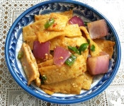 어제로 냉장고 잔반은 싹 치우고새로 어묵도 볶고, 감자조림도 하고가지도 소금에 살짝 절였다가 볶았어요.국이고 찌개고 더우니, 생각조차... 