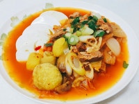 오늘 저녁은 마땅히 할것두 없어 김치찌개?찜해서 먹었네요~돼지고기 수육고기가 없어서 찌개용 넣구 김치 푹지져~ 쭉쭉 찢어 먹을려구 자르지... 
