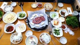 지리산폐교 야영장에서 1일공룡박물관. 기차마을.마지막으로 임실치즈 테마파크에서 치즈와 한우..진짜 짱 최고 맛있었어요. 
