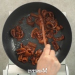 매운돼지껍데기볶음으로 오늘 한잔! 콜?