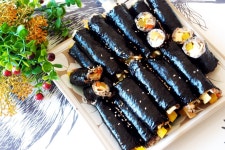 #참치꼬마김밥만들기 #간단한재료로 쉽고 간편하게 만들어 먹는 참치꼬마김밥 #참치를 넣은 밥으로 만든 꼬마김밥!!