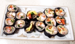 #수미네반찬 #수미네반찬이상민김밥 #유부김밥만들기 #새우김밥만들기 #새우가 들어간 김밥과 무말랭이김밥의 조화!!