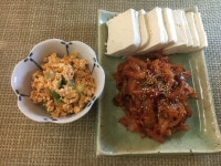 두부 김치의 두가지 요리. 술안주 두부 김치와 밑반찬 두부 김치 무침.