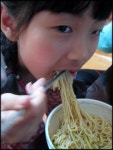 땡이 언니가 비빔국수를 맛나게 두번이나 먹었다하여... 울집도 올만에 해먹었지여~~^^ 국수 먹기전에.. 울랑이 맥주 먹어야겠다공...ㅋㅋ 세일가로... 