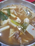이런 여름반찬 다 기본인데 식당가서 생생내는..참놔!집와서 비빔밥 먹고 새벼겐 곰탕에 짝지는 소고기국밥 ..아침은 열무비빔국수에..지금은 뭘... 