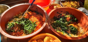 중학생친구들과 경로당 점심식사 대접하는곳에서... 날이였습니다오후엔 파장동에서 할로윈쿠키만들기 체험이 있었어요유령쿠키에 초컬릿으로... 
