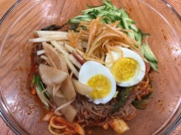 좋쵸 ㅎㅎ비빔냉면을 맛있게 비벼서 먹습니다. 하하호호 이야기하가보니 새벽한시 저희 잘먹고 갑니다. 아 자야하는데... 잠은 안오고ㅠㅠ 