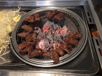 부산 아지매입니다 사투리가 정겨운 두살어리지만 걍 친구처럼만나는... 친구한명 언니한명 저 셋이서 갈비먹었어요. 맛있게 올만에... 